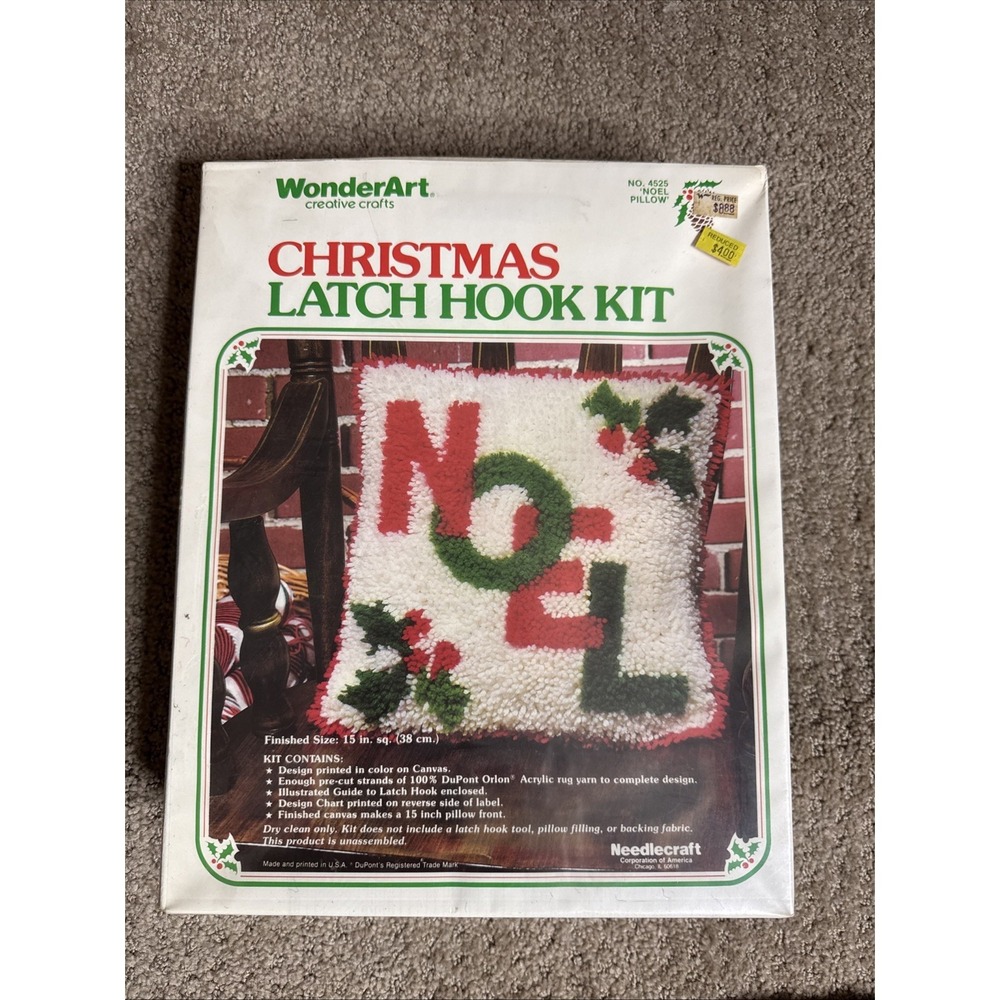 Wonder Art Christmas Latch Hook Kit Complete Noel Pillow #4525 NOS 15" Square